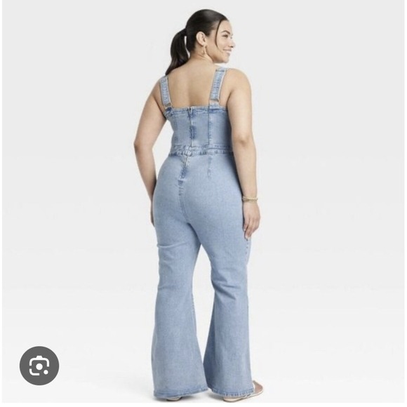 Ava & Viv Women's Denim Flare Jumpsuit Sz 26 Sleeveless Overall Light Wash Blue - Picture 4 of 16